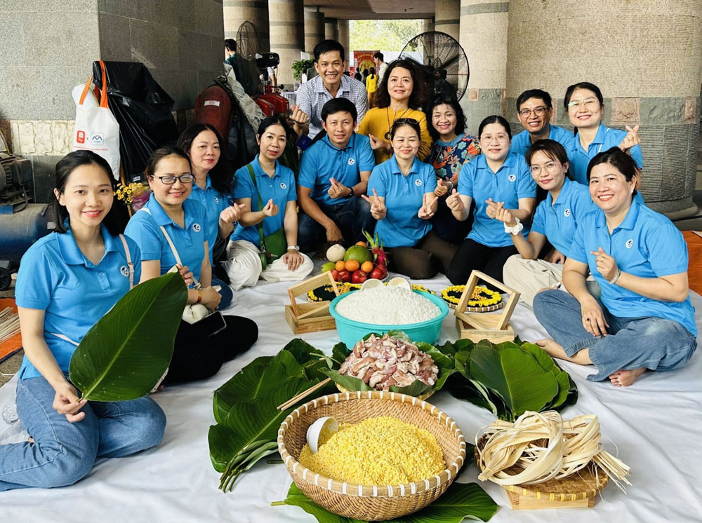 Gói trọn hồn Việt trong từng chiếc bánh - Công đoàn Trường Đại học Văn hóa TP.HCM tham gia Hội thi gói - nấu bánh chưng lân thứ 8 năm 2026