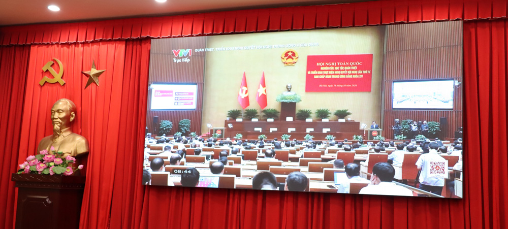 Đảng bộ Trường Đại học Văn hóa TP.HCM tham dự trực tuyến Hội nghị toàn quốc quán triệt, triển khai thực hiện Nghị quyết Hội nghị TW4